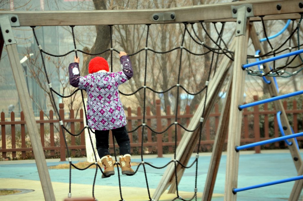 exercises_child_obstacle_course