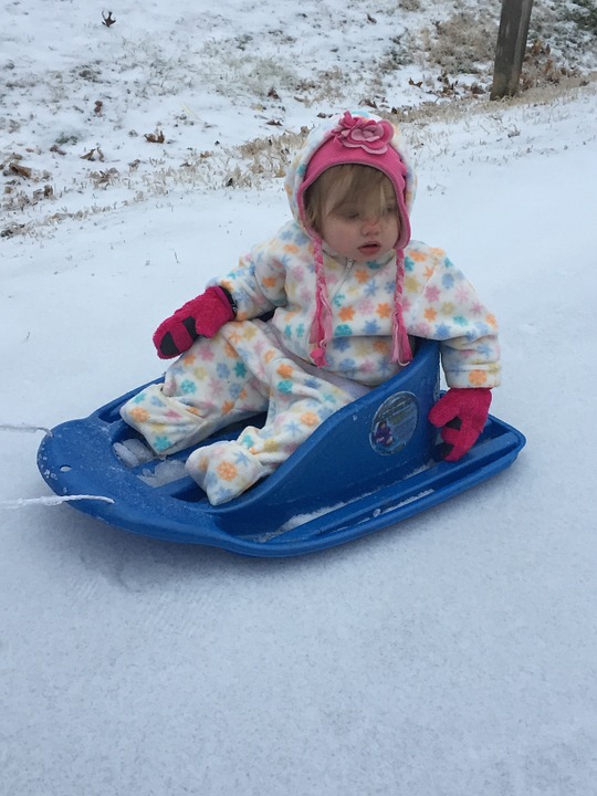 winter-sledding