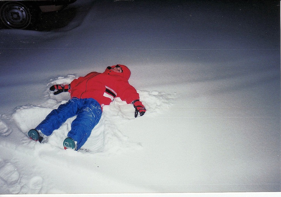 winter-snow-angels