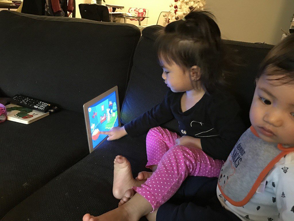 children playing with kidloland app